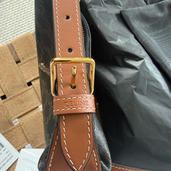 CELINE TEEN LULU IN TRIOMPHE NWT - tag, dustbag, and box from Celine boutique! - Picture 5 of 15